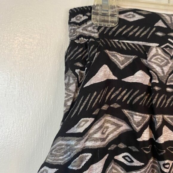 Material Girl Black and gray skirt - Picture 2 of 7